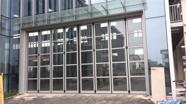 商场玻璃折叠门